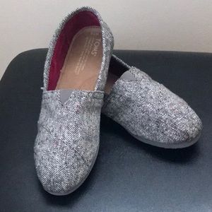 Toms Shoes